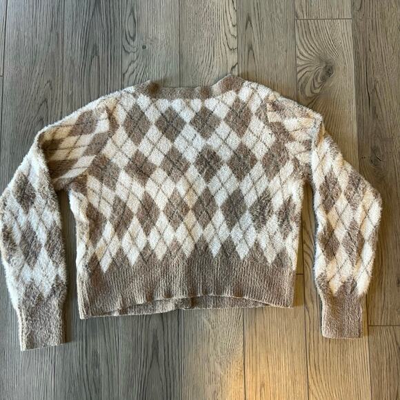 Argyle diamond fuzzy cropped oversized cardigan sweater - Picture 5 of 5